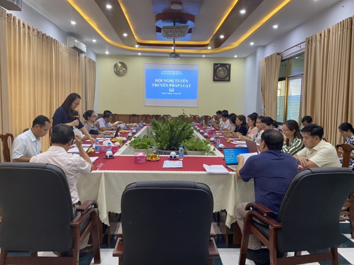 Ban Quản lý Khu kinh tế tích cực hưởng ứng Ngày Pháp luật nước Cộng hòa xã hội chủ nghĩa Việt Nam