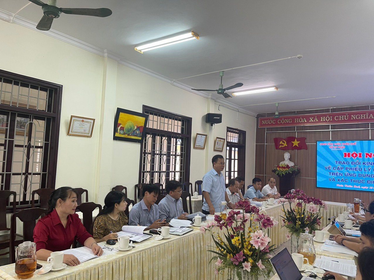 Sở Tư pháp tỉnh Bình Phước trao đổi, học tập kinh nghiệm về việc thực hiện cấp Phiếu lý lịch tư pháp trên ứng dụng định danh và xác thực điện tử VneID tại Sở Tư pháp tỉnh Thừa Thiên Huế