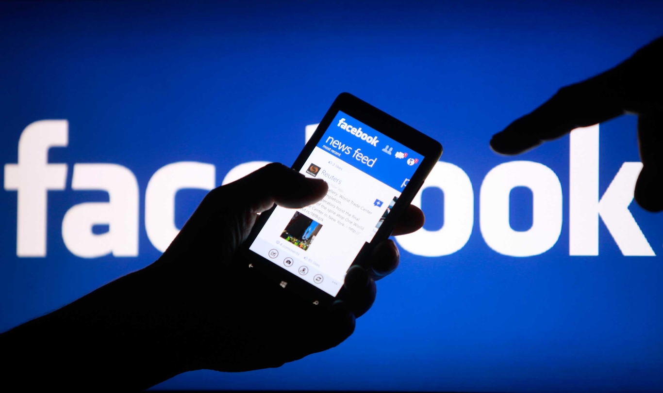 Bị tung cảnh "nóng" trên Facebook: Người sử dụng mạng xã hội cần làm gì để bảo vệ?