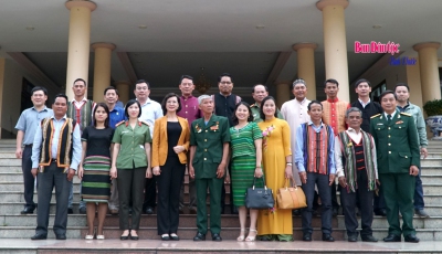 Lãnh đạo tỉnh gặp mặt đoàn đại biểu DTTS tỉnh Bình Phước tham dự Đại hội các DTTS toàn quốc