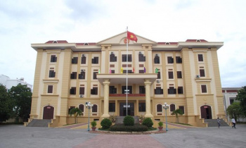 Bộ máy giúp việc của Tòa án nhân dân cấp tỉnh gồm: Văn phòng; Phòng Tổ chức cán bộ; Phòng Giám đốc, kiểm tra, thanh tra và Thi hành án.