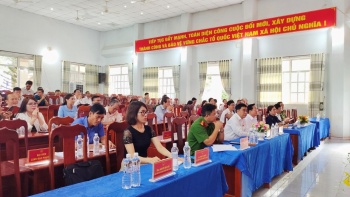 Đại biểu HĐND tỉnh tiếp xúc cử tri thị xã Phước Long