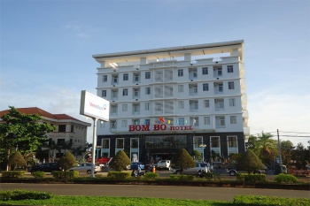 Khách sạn Bom Bo