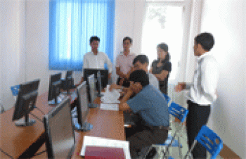 Trường Chính trị tỉnh đưa thư viện điện tử vào hoạt động