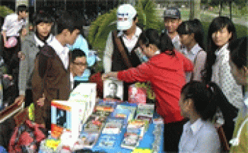 Trường THPT Chơn Thành tổ chức ngày hội đọc sách