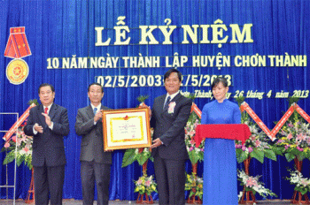 Kỷ niệm ngày thành lập huyện: Chơn Thành đón nhận Huân chương Lao động hạng nhì