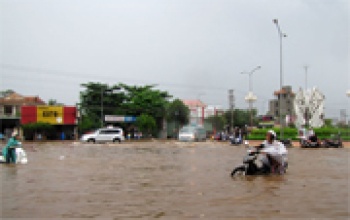 Mưa nhiều gây ngập lụt ở thị xã Đồng Xoài