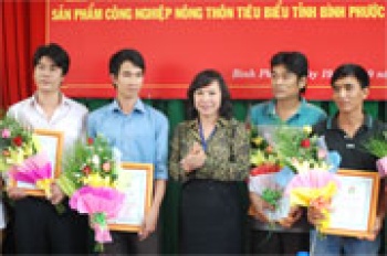 Tôn vinh 19 sản phẩm công nghiệp nông thôn tiêu biểu năm 2014