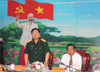 Thượng tướng Ngô Xuân Lịch làm việc với Ban thường vụ Tỉnh ủy