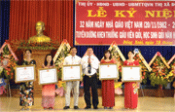 Đồng Xoài: Kỷ niệm ngày Nhà giáo Việt Nam và tuyên dương giáo viên, học sinh giỏi