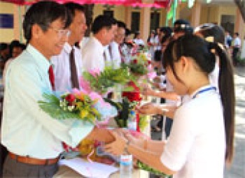 Các trường tưng bừng tổ chức kỷ niệm ngày Nhà giáo Việt Nam