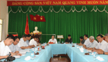 Kiểm tra công tác chuẩn bị đại hội Đảng tại Đảng bộ Công ty cao su Đồng Phú