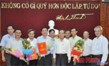 Trao quyết định bổ nhiệm lại các ông: Phạm Thành Chung, Lê Văn Mãi, Lê Trường Sơn và Cao Ngọc Long