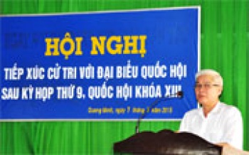 Đại biểu Quốc hội  tiếp xúc cử tri tại huyện Chơn Thành