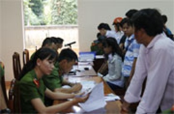 Phú Riềng: Cấp lại, làm mới CMND cho 800 người dân