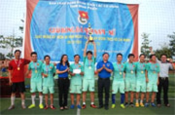 Đoàn Khối các cơ quan tỉnh tổ chức giải bóng đá mini chào mừng sinh nhật đoàn