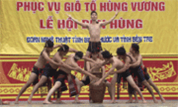 Đoàn nghệ thuật Bình Phước - Bến Tre tham gia biểu diễn tại lễ hội Đền Hùng