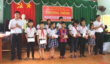 Đại biểu Quốc hội tỉnh tiếp xúc cử tri 3 xã của huyện Phú Riềng