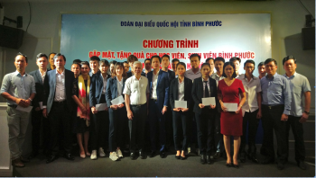 Đoàn đại biểu Quốc hội tỉnh gặp mặt động viên sinh viên, học viên tại Hà Nội