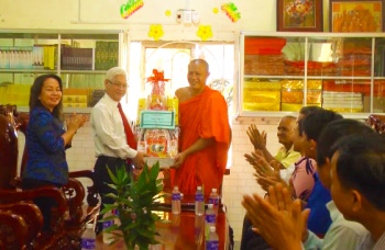 Lãnh đạo tỉnh thăm, chúc tết Chol Chnam Thmay tại Lộc Ninh