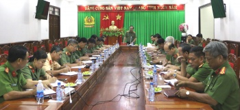 Thứ trưởng Bộ Công an Nguyễn Văn Thành làm việc với Công an tỉnh