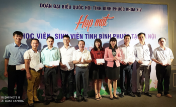 Đoàn đại biểu Quốc hội tỉnh họp mặt học viên, sinh viên tại Hà Nội