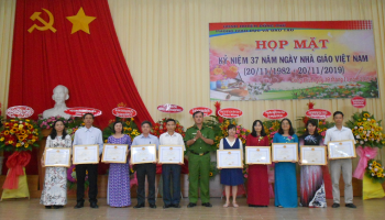 Đồng Phú: Họp mặt kỷ niệm 37 năm Ngày nhà giáo Việt Nam