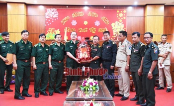 3 tỉnh Campuchia chúc tết Bộ đội biên phòng tỉnh