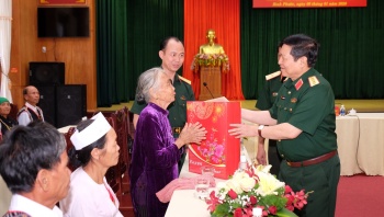 Bộ trưởng Bộ Quốc phòng thăm và chúc tết tại Bình Phước