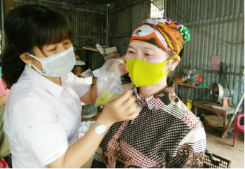 Đồng Phú: Tuyên truyền phòng, chống dịch Covid-19 cho tiểu thương và bà con nhân dân
