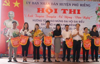 Phú Riềng tổ chức Hội thi “Ảnh tuyên truyền, cổ động, văn nghệ” chào mừng đại hội Đảng
