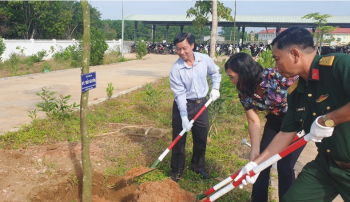 Đồng Phú tổ chức Lễ phát động trồng cây “Đời đời nhớ ơn Bác Hồ”
