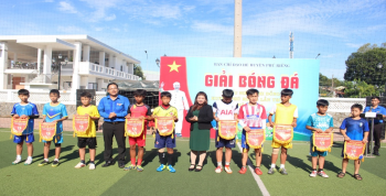 Phú Riềng tổ chức giải bóng đá thiếu niên, nhi đồng và giải cầu lông