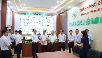 Đoàn công tác Văn phòng Chính phủ tham quan Trung tâm IOC thành phố Đồng Xoài