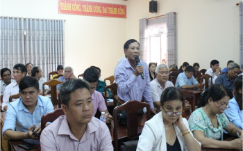 Đại biểu Quốc hội tỉnh tiếp xúc cử tri tại huyện Phú Riềng