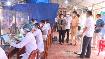 Chủ tịch UBND tỉnh kiểm tra công tác phòng chống dịch tại Chơn Thành