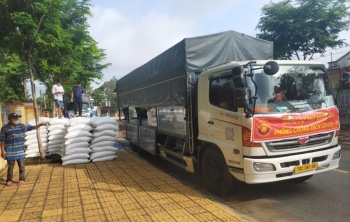 Đồng Phú tiếp nhận gần 18 tấn gạo hỗ trợ cho các hộ khó khăn