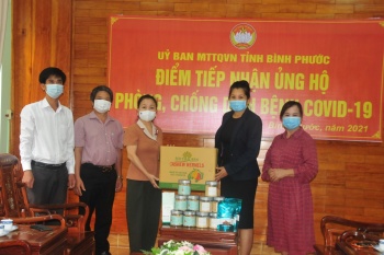 Ủy ban MTTQ Việt Nam tỉnh tiếp nhận hàng hóa ủng hộ phòng chống dịch