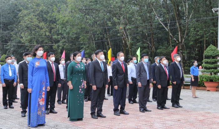 Dâng hương kỷ niệm 92 năm thành lập Chi bộ Đông Dương Cộng sản Đảng