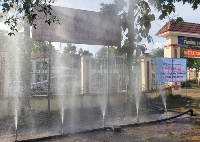 Đầu tư tuyến ống cấp nước sạch đến xã Tân Phước
