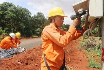 Remote areas in Binh Phuoc put on electricity grid