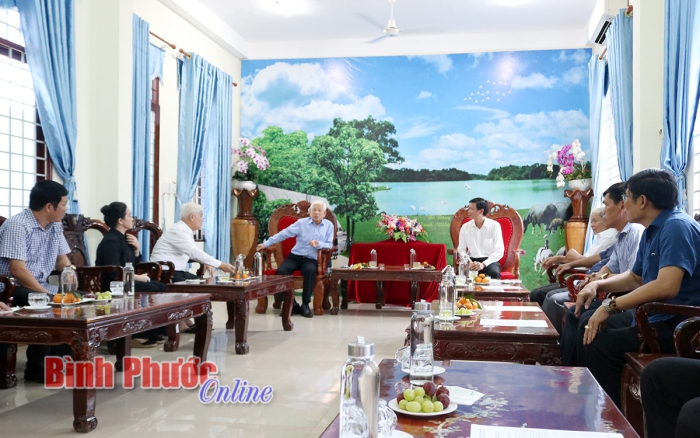 Nguyên Chủ tịch nước Nguyễn Minh Triết thăm và làm việc tại huyện Bù Đăng