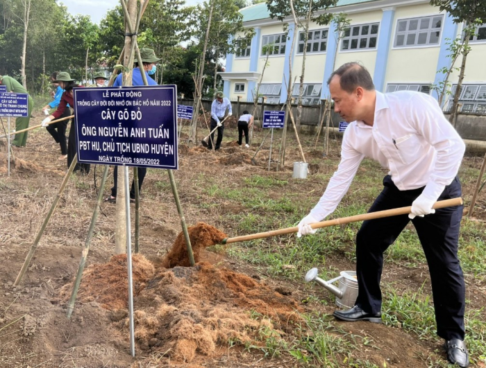 Đồng Phú phát động trồng 70.000 cây xanh trong năm 2022