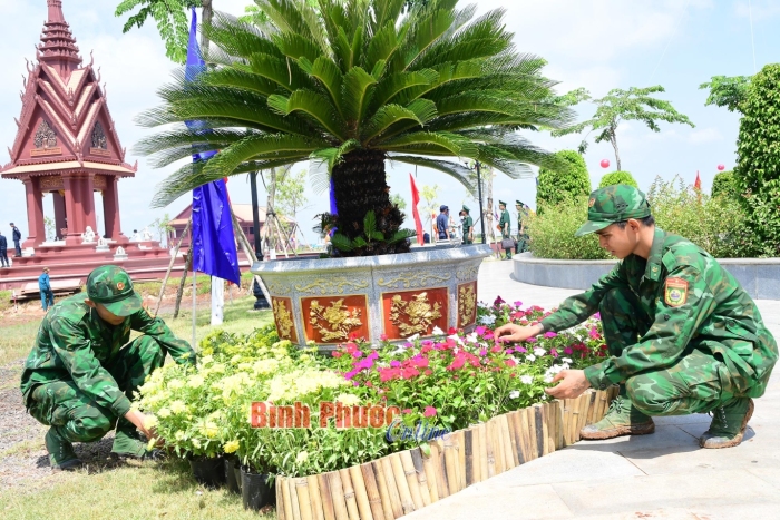 Tập trung cao điểm chuẩn bị cho lễ kỷ niệm 45 năm con đường tiến tới đánh đổ chế độ diệt chủng Pol Pot của Vương quốc Campuchia