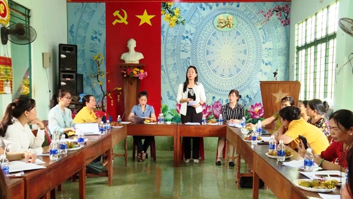 Hội LHPN tỉnh giám sát công tác hội tại huyện Phú Riềng