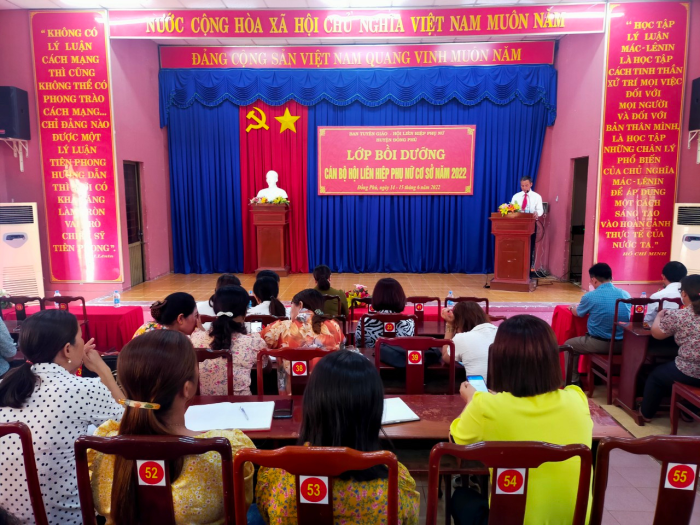Đồng Phú bồi dưỡng kỹ năng cho cán bộ hội phụ nữ cơ sở