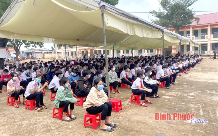 Hoạt động hè ý nghĩa cho trẻ em Thuận Phú