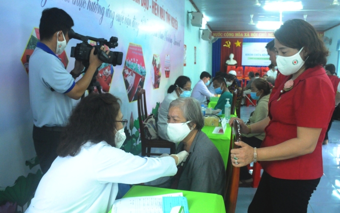 Hội Chữ thập đỏ tỉnh tổ chức hoạt động thiện nguyện tại Đồng Xoài