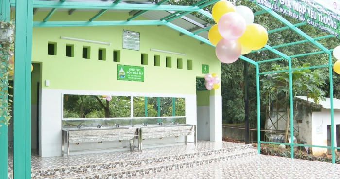 Trao tặng công trình nước sạch, nhà vệ sinh cho Trường Tiểu học Bù Gia Mập