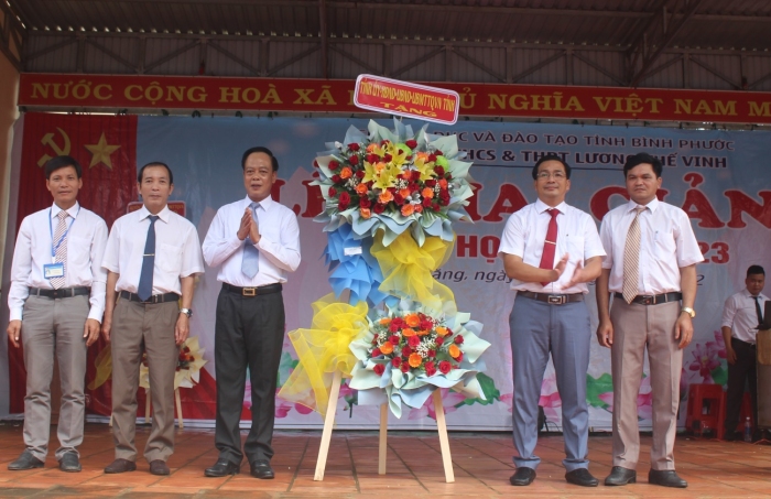 Trưởng ban Tuyên giáo Tỉnh ủy dự lễ khai giảng tại Trường THCS-THPT Lương Thế Vinh